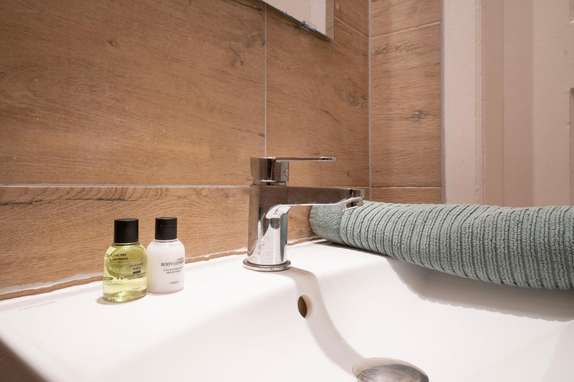 The Grove Hideaway Central 2Br Retreat ブダペスト エクステリア 写真